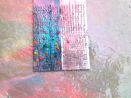 Menggulingkan botol menuruni gunung pisau, momen peledakan dan pelepasan tekanan