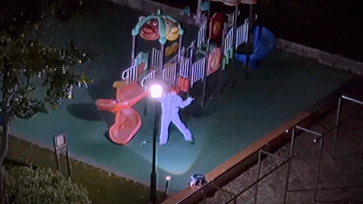 Accidentally filmed someone dancing in the residential complex....