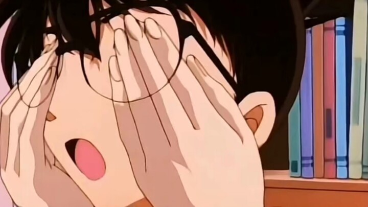 Very polite indeed! He didn't cover Conan's glasses #DetectiveConan