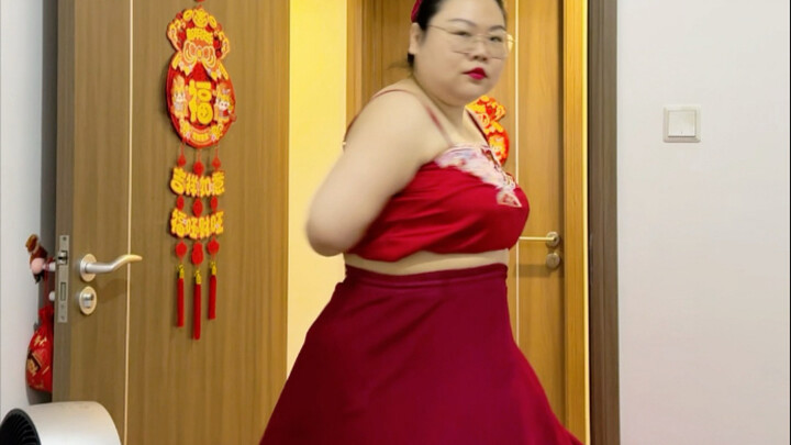 Selama liburan bisa menonton tarian suku Dai yang begitu indah, Pak Zhang sampai senang sekali!! #me
