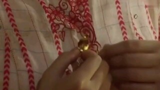 [Drama] He suspects she hides a knife in her clothes