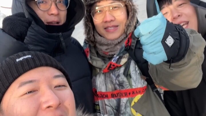 Khoảnh khắc trong bức ảnh cuối cùng là tuổi thanh xuân độc bản của họ.