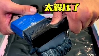 This scraping brush is so stress-relieving!