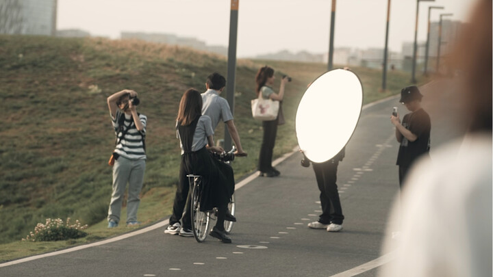 I heard I ran into two ten-million-follower internet celebrities—I wish I had that many assistants t