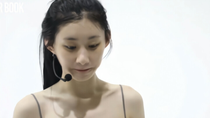 Li Cai, you’re so fair… so smooth…