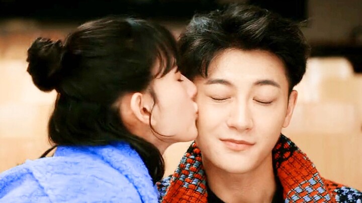 I'm dying of laughter! These two together are as cunning as can be, hahaha!