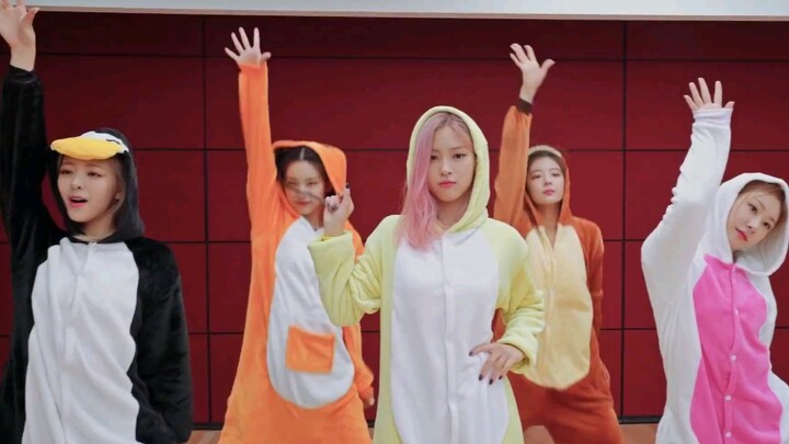 ITZY’s cute version of “ICY” in the practice room!