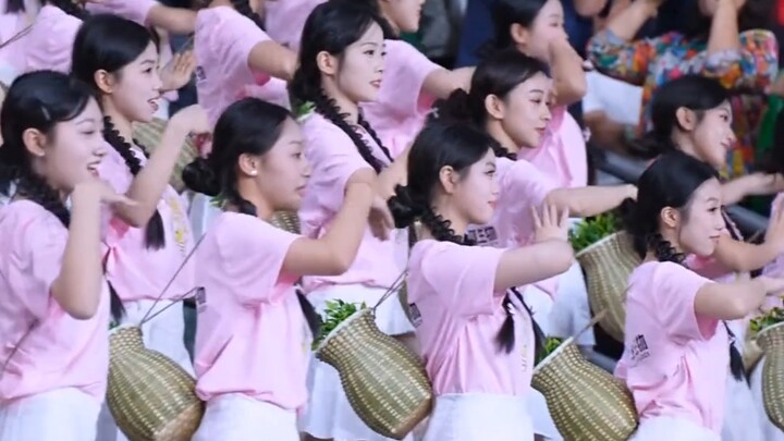 Meizhou Cheerleading Squad (Rehearsal + Live Performance)