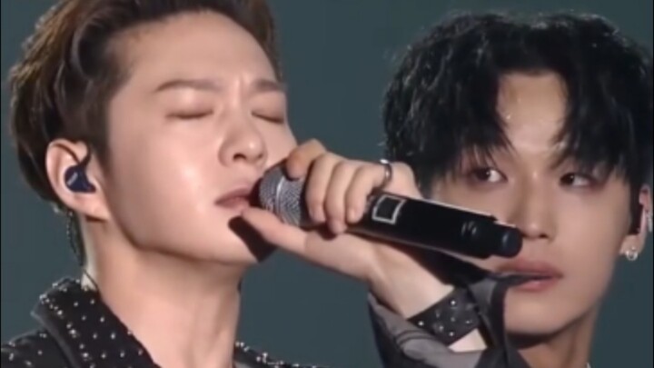 A Compilation of Cracking Voices Everywhere in K-Pop