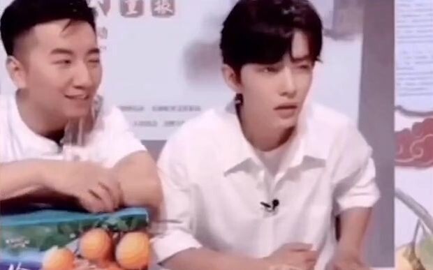 Bojun Yixiao: Đây là lý do hình thành sự kết hợp giữa điếc và mù. Yibo không bao giờ có thể nghe đượ