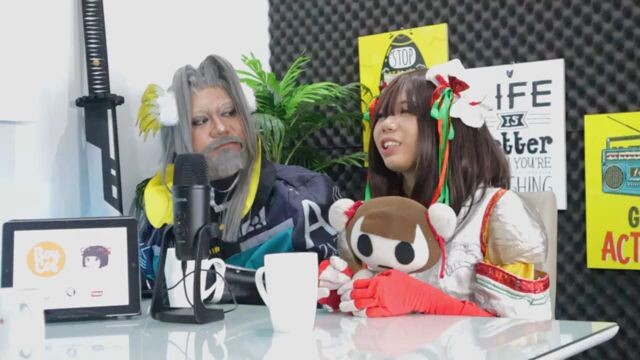 COSPLAY SAMBIL NGOBROL SANTAI BARENG PARA SEPUH