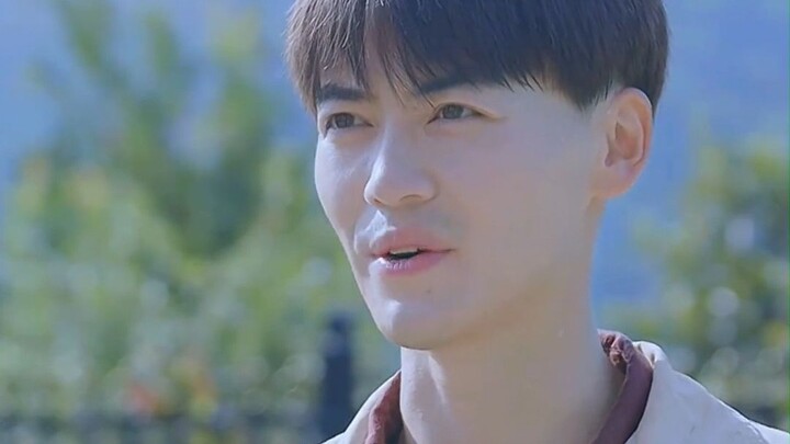 Guy Suddenly Remembers His Game Account from 30 Years Ago—and the Gear Inside Is Worth a Fortune!