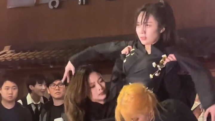 【super】Chinese Kara Mei's Korean street performance of Seventeen's Sun Wukong was so hot!!