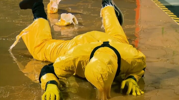 [Myth Busters] The world's strongest giant insect-trapping glue trap—can it catch humans?