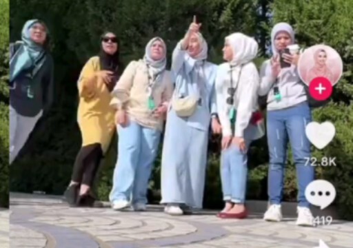 Gadis-gadis cantik TikTok dari Timur Tengah berkumpul untuk berlibur ke Tiongkok dan mengenakan Hanf
