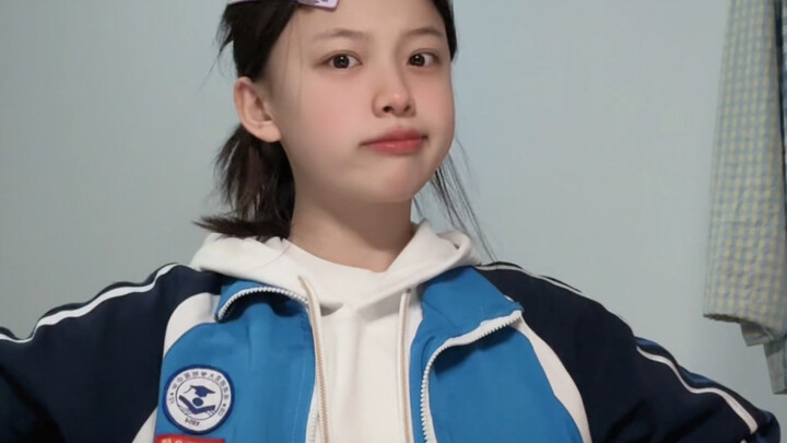 Học sinh trung học tóc bóng dầu xin được ra trận!