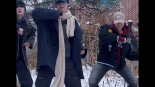 谁能告诉我今天时代峰峻到底怎么了？这么牛逼直接让苏朱认识啦？别管已疯#苏朱