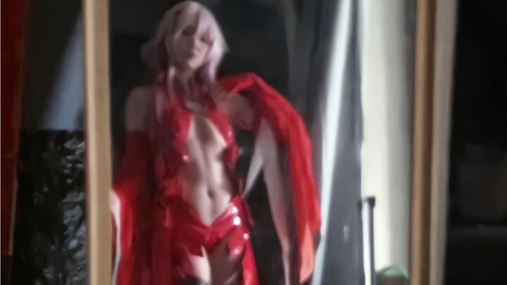 من لا يعرف طقوس التضرع للسمكة الذهبية ليس لديه ذوق رفيع.