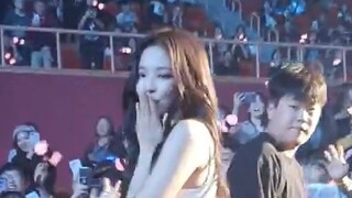 [BLACKPINK Kim Ji-soo & JENNIE] Bây giờ tôi mới được xem KICK IT gần đến thế