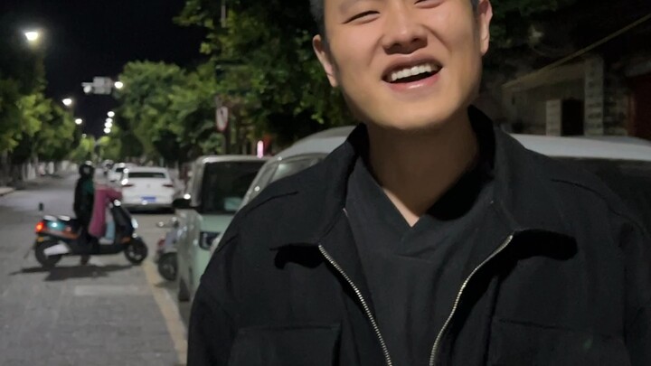 虽然很可爱，但是喝醉酒了也不忘记找我要东西，还懂先暗示我[妙啊]