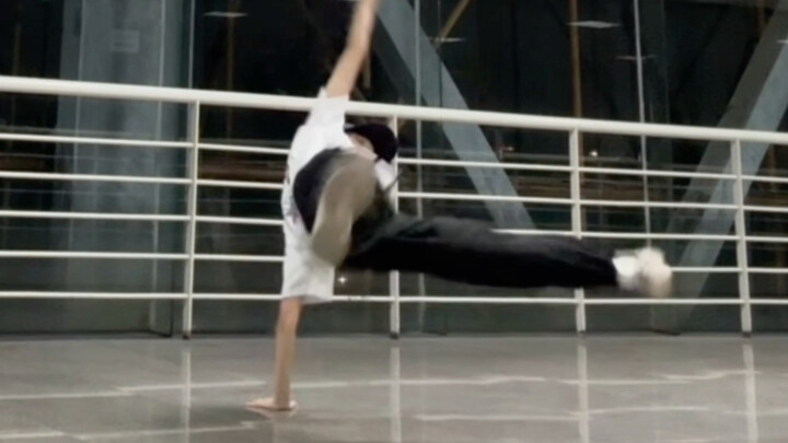 Dân học múa Trung Quốc thách đấu với Sơ Tân Hạo trong màn “heymama”!