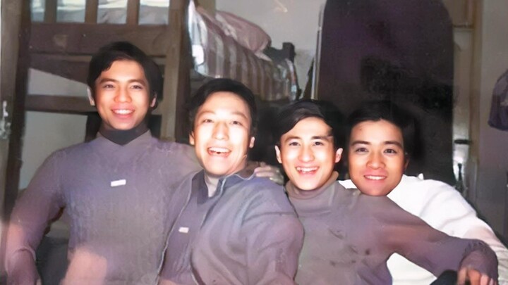A group photo of the four members of the 1982 class of the Central Academy of Drama. They have all a