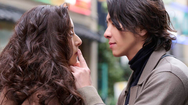 "แม้ว่าฉันจะไม่สามารถมองเห็นหรือได้ยินคุณ แต่โปรดจำไว้ว่าฉันจะรักคุณเสมอ"