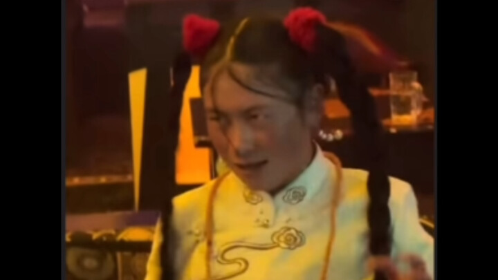 Tibetan-style bar—bro, spending this money is even more frustrating than losing it