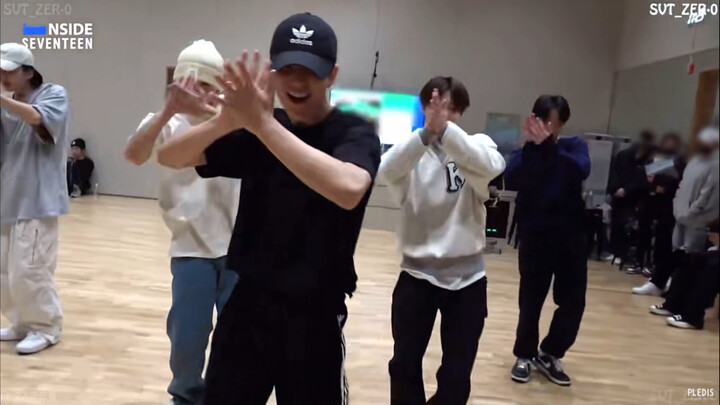 تشه لي: ما تقترب! وو جي: زميل الفريق السحري هنا.