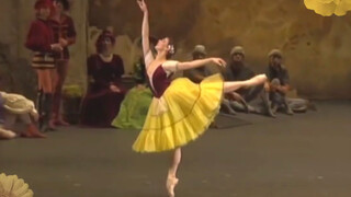 【الباليه】جزء من رقصة جيزيل التعبيرية في بدايات ناتاليا أوسيبوفا!