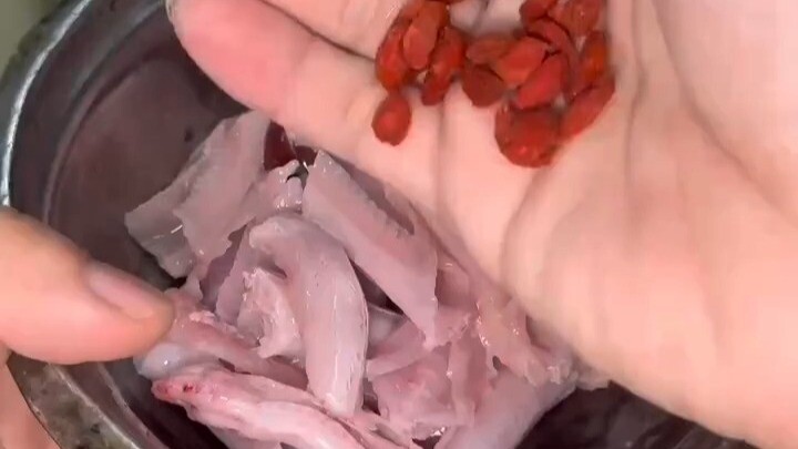 Cháo gà xé cay và mì cay, sự kết hợp này quả thực mang hương vị riêng rất đặc biệt! Vị thanh ngọt, l
