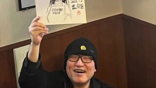 Every time Qingshan kicks Xiaolan, the corners of his mouth turn up.
