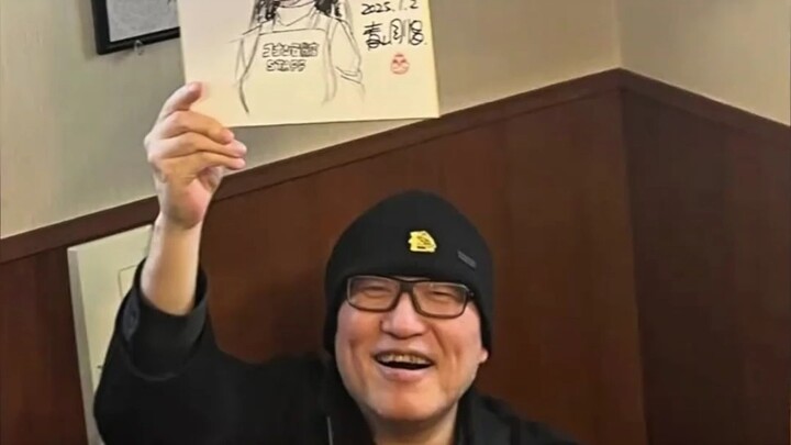 青山每次踢到小兰，嘴角都是上扬的