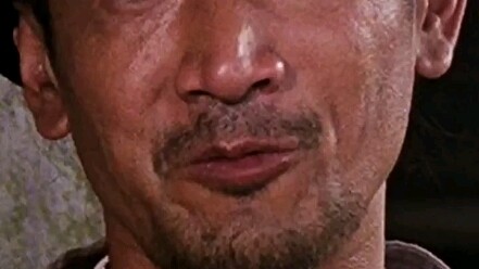 Among all the people in this world, you and I are just like A-Gui! No matter how hard we struggle, w