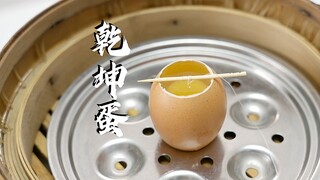 Ai mà nghĩ ra cách ăn trứng thế này vậy! Đừng phi lý quá vậy chứ!