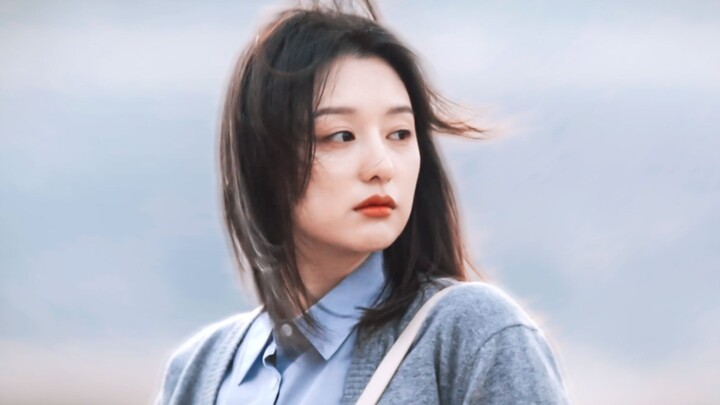 “Cahaya bulan yang sama, kenapa semakin membuat hatiku gelisah?”