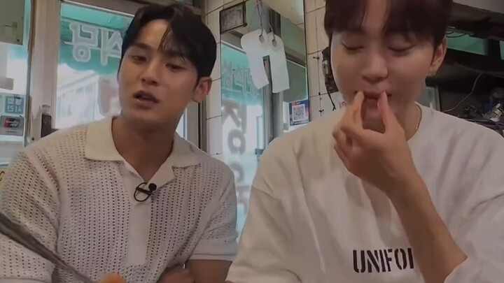 Xiao Kui: “Aku dan Minghao bukan sekadar teman terdekat, karena kami lebih dari sekadar teman” 🌻🐸