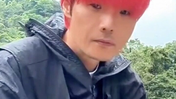 Why is Li Ronghao’s livestream so hilarious?
