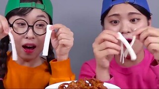 Cửa hàng tiện lợi Mì gà cháy Mukbang DONA #amthucngon