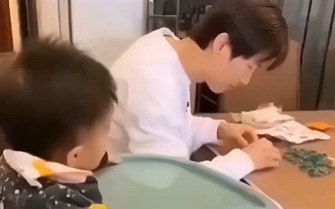 เฉิน ชูเซิง (เฉิน ลี่ลี่) กับกิจวัตรเลี้ยงลูก—ตอบกลับทุกคำพูด น่ารักน่าเอ็นดูสุดๆ