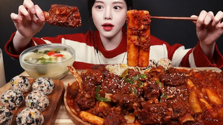 [BOKI Mukbang] Super spicy braised pork ribs mukbang! Add long rice cakes and rice balls, home-cooke