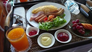 วิธีทำไข่ม้วน อาหารเช้าแบบฝรั่ง ไข่ออมเล็ต Omelette ง่ายๆน่ากินมาก
