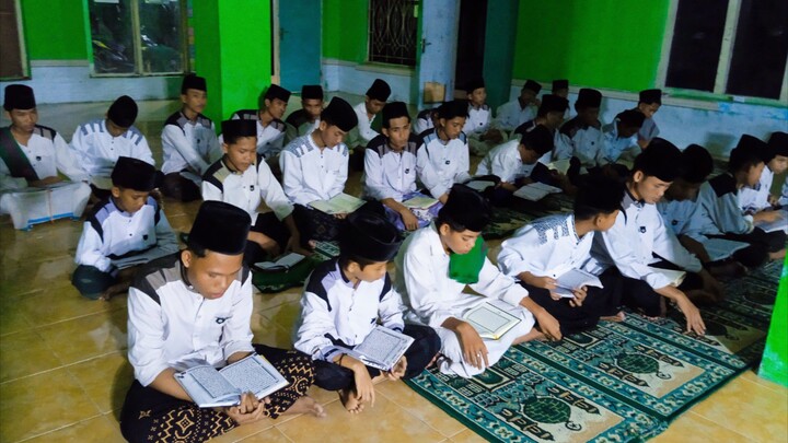 Tanda Seorang Santri dalam menuntut ilmu