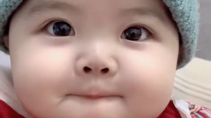 The little baby tried to sneeze but failed—and got caught, then blushed with embarrassment. So. Frea