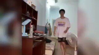 Các kiểu ca sĩ khi bị zập chân