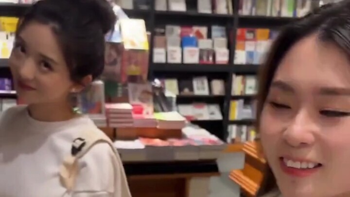 Sejak itu, aku punya pacar yang suka berkata-kata menyebalkan.