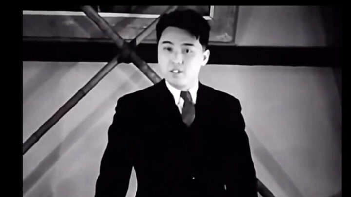 Thế hệ đầu tiên: Mặt trời chiếu rọi大地 (Khí chất của Kim Nhật Thành)