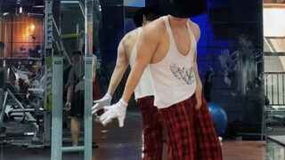 [Xiong Ziyi] Sau khi bỏ khiêu vũ trong 314 ngày, billiejean trở nên tự tin hơn khi nhảy theo điệu nh