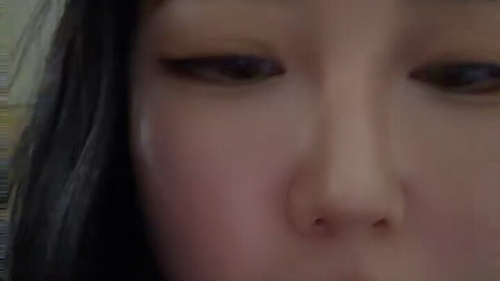 ชุดเดรสสายเดี่ยวผ้าลูกไม้ของพี่หยวน