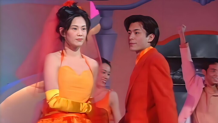 Hahaha! An early video of Boss Gu trying to force himself into work—by the end, his legs were so tir